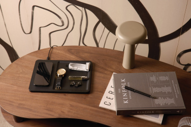 Logotrade Firmengeschenke das Foto: VINGA Timo RCS Desk-Charger und Ablage