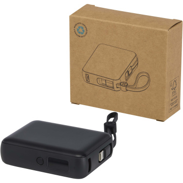 Logotrade Werbeartikel das Foto: Acrux 35 W 10.000 mAh Tablet Powerbank mit integriertem Typ-C-Kabel aus recyceltem Kunststoff