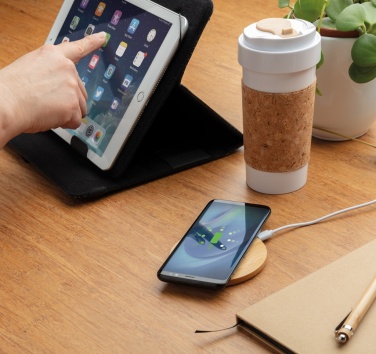 Logo trade promotional gift photo of: Bamboo 5W round wireless charger