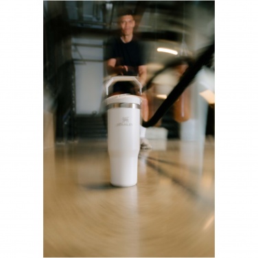 Logotrade reklaamkingi foto: Stanley 890 ml IceFlow™ kõrrega termoskruus