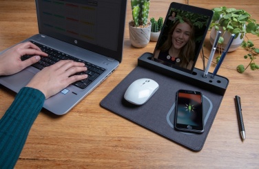 Logotrade reklaamtooted pilt: Air hiirematt 5W juhtmevaba laadimise ja USB-ga