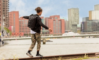 Logo trade ärikingi pilt: Urban Lite vargusvastane seljakott