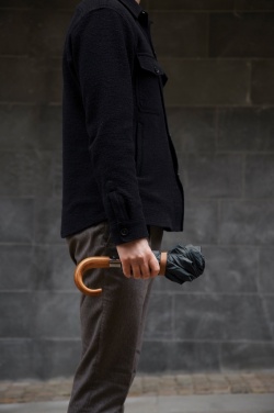 Logotrade ärikingitused pilt: VINGA Bosler AWARE™ 21-tolline kokkupandav vihmavari