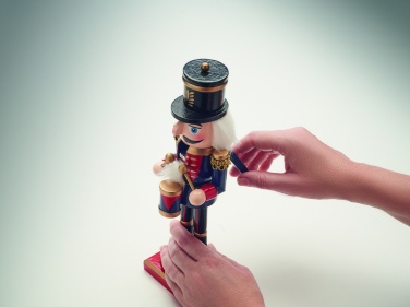 Logotrade firmakingituse foto: Pähklipureja iseloom puidus