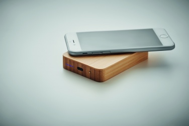 Logotrade ärikingituse foto: Magnetiline juhtmevaba laadija 10W