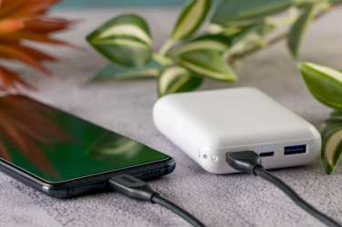 Logotrade reklaamtooted pilt: Akupank 10 000 mAh KILLIS