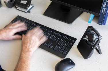 Logotrade reklaamkingitused pilt: Aervina RCS taaskasutatud plastist laetav lauaventilaator