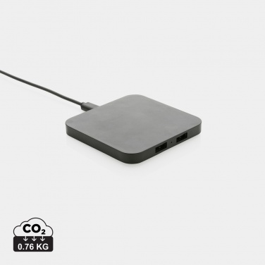 Logotrade mainostuote tuotekuva: RCS 10W langaton laturi USB porteilla kierrätetystä muovista