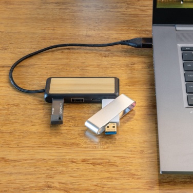 Logo trade liikelahja kuva: Link RCS kaksoistulo USB-hub kierrätysmuovia ja bambua