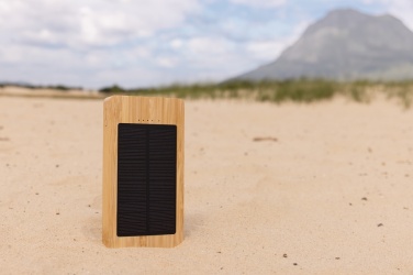 Logotrade mainoslahja tuotekuva: Sunwick 10.000 mAh bambuinen aurinkovoimapankki