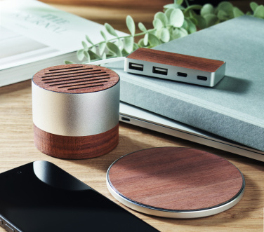 Logo trade mainoslahja ja liikelahja tuotekuva: Kierrätetystä alumiinista valmistettu kaiutin