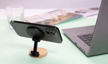 Logo trade mainoslahja kuva: Magmount puhelinteline RCS kierrätysmuovista ja bambusta