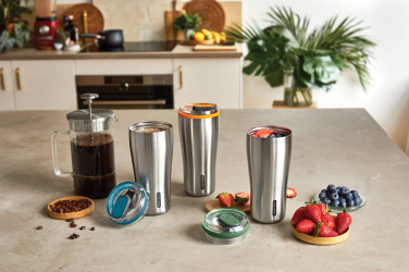 Logotrade mainostuotet kuva: Black+Blum eristetty juomapullo matkalle 600ml