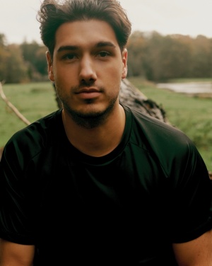 Logotrade dāvanas foto: Iqoniq Tikal pārstrādāta poliestera ātri žūstošs sporta t-krekls