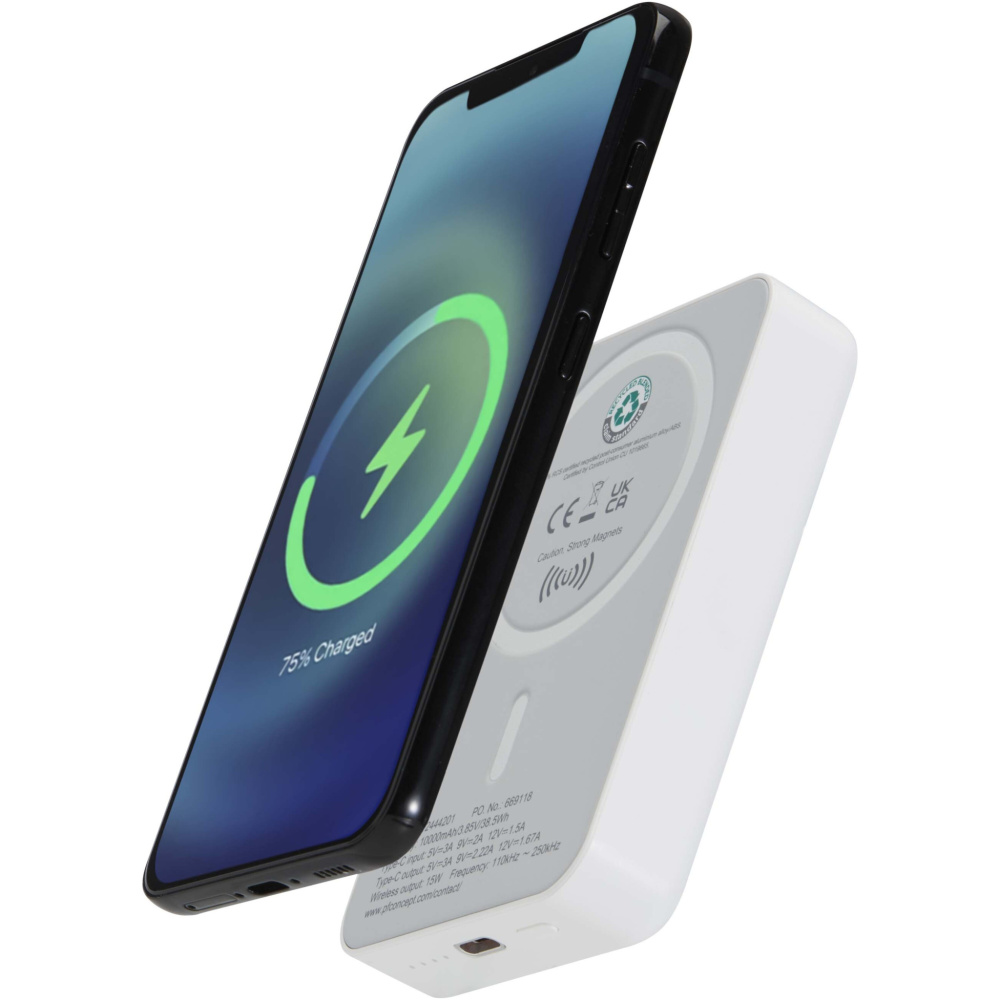 Logotrade korporatīvās dāvanas foto: Acrab 10.000 mAh 15W magnētiskā bezvadu pārnēsājamā uzlādes ierīce ar 20W PD - izgatavota no pārstrādātas plastmasas