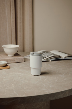 Logotrade dāvanas foto: VINGA Nagano RCS krūze līdzņemšanai 350 ml