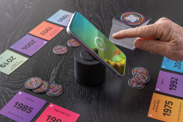 Логотрейд pекламные продукты картинка: Динамик Magpulse RCS из переработанного пластика мощностью 3 Вт с магнитным держателем