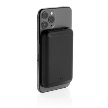 Logotrade presentreklam bild: Magnetisk 5.000 mAh 5W trådlös powerbank