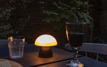 Logotrade presentreklam bild: Luming USB återuppladdningsbar bordslampa RCS återvunnen pla